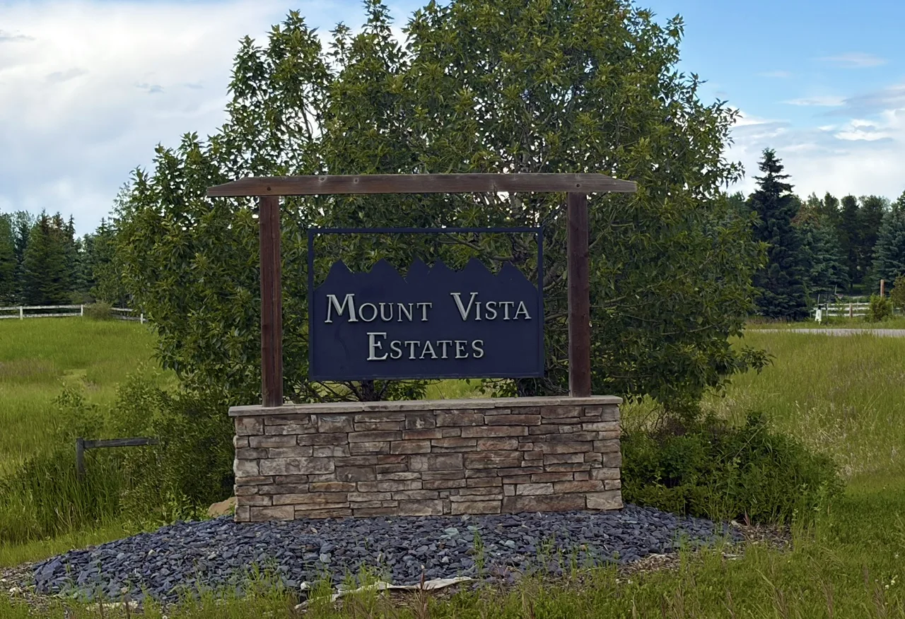 Mount Vista Estates acreages near Cochrane, Alberta