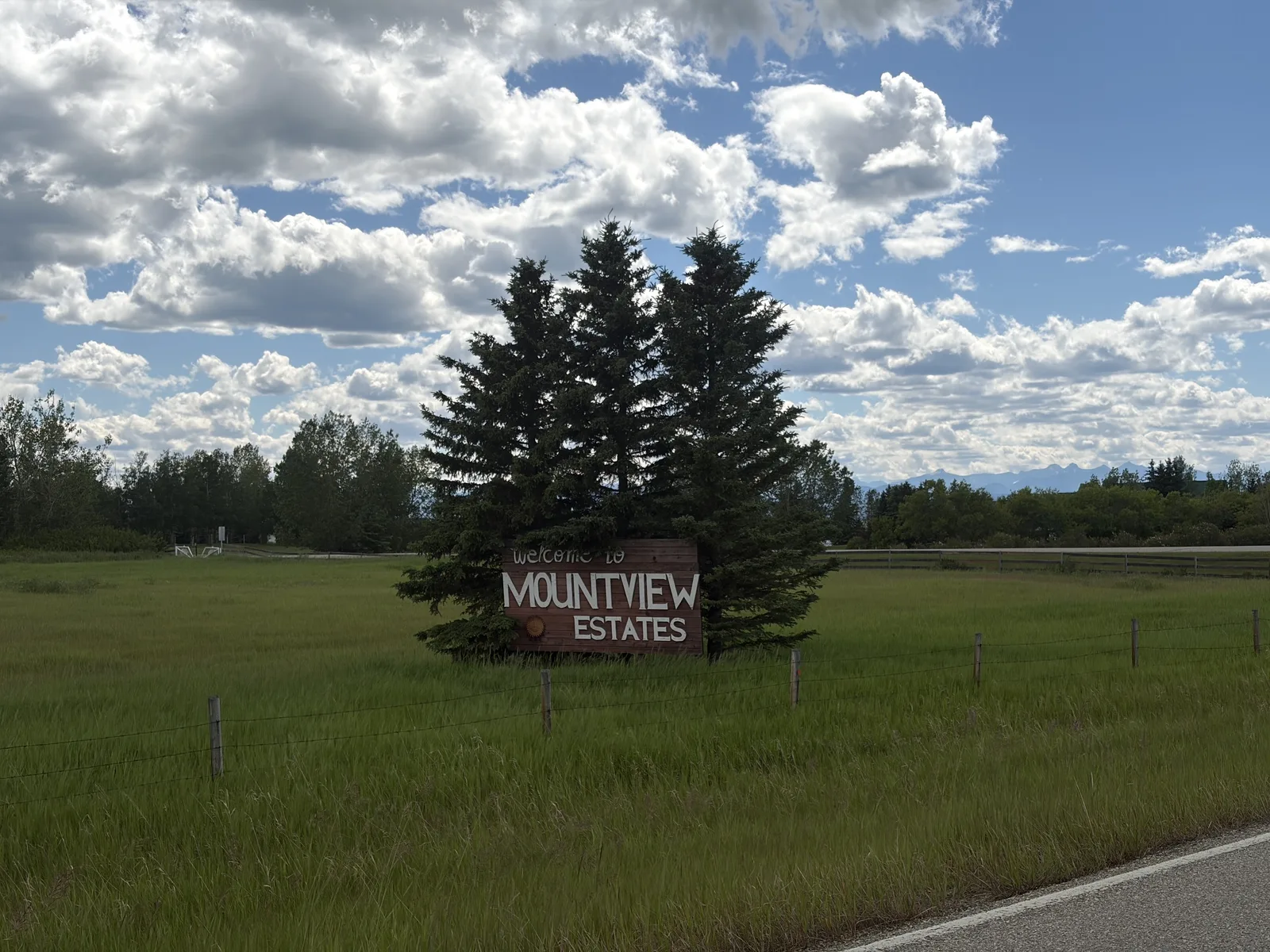 Mountain View Estates acreages near Cochrane, Alberta