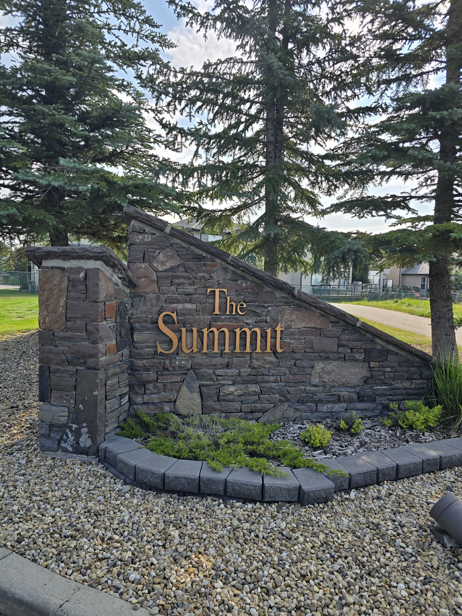 The Summit at GlenEagles, Cochrane Alberta