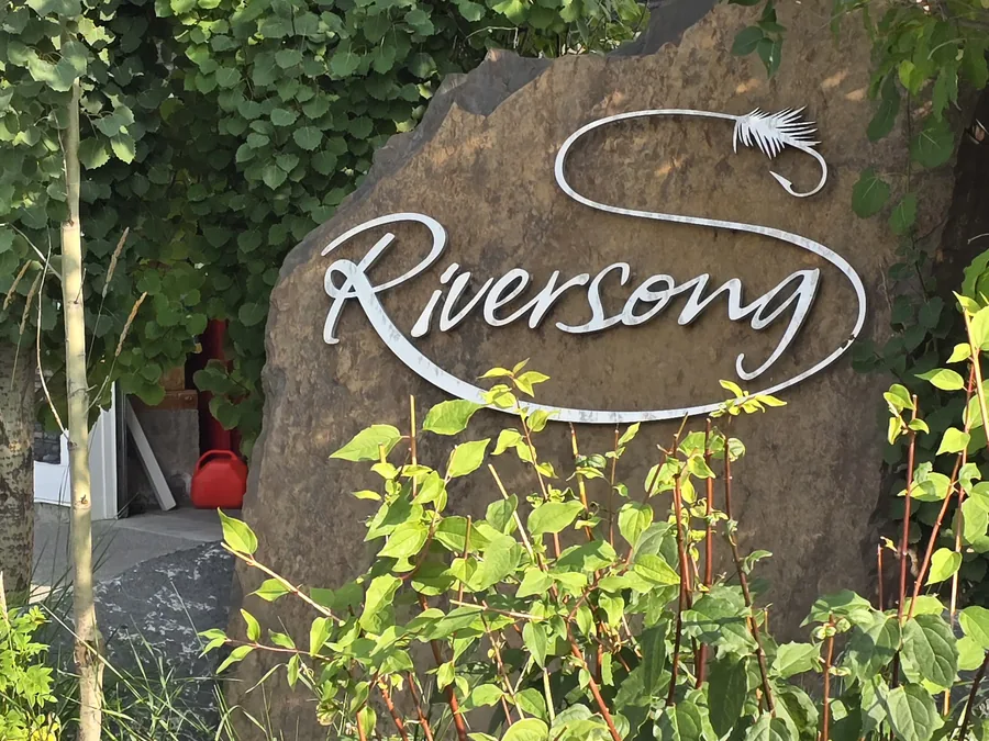 Riversong entrance monument, Cochrane, Alberta