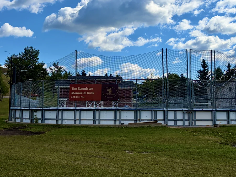 Tim Bannister Memorial Rink, 324 Ross Avenue, Cochrane, Alberta